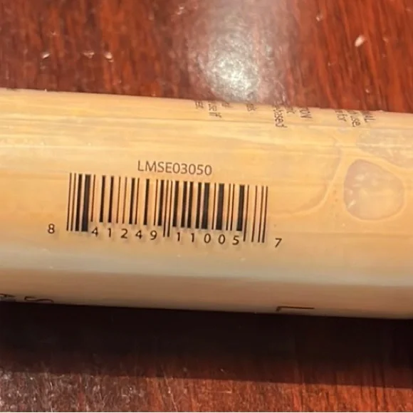 Luminess airbrush foundation, Silk 4-in-1, Shade 030, 0.50 fl oz. - Picture 2 of 4